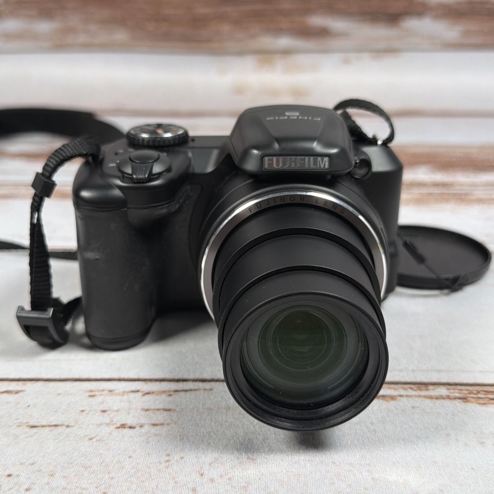 Fujifilm FinePix S8600 16MP Digital Bridge Camera 36x Zoom HD Video Tested Black